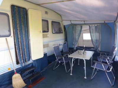 Caravan  (beds made on arrival, no extra charge)