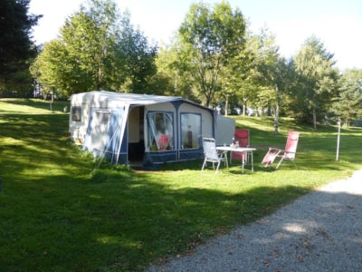 Caravan  (beds made on arrival, no extra charge)