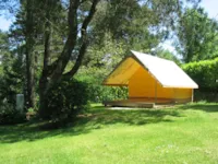 Tente Sur Terrasse Bois