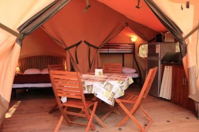 Canvas bungalow VICTORIA - 2 bedrooms. 23 tentes (L01 à L21)