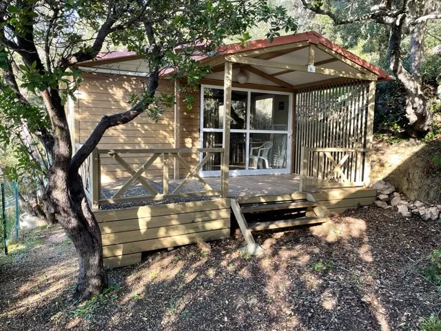 Mietunterkunft - Chalet Stella - 2 Zimmer. 3 Chalets (S01/S02/S03) - Camping L'Esplanade