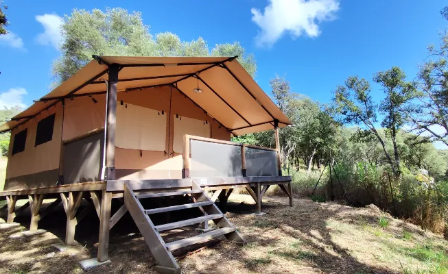 Mietunterkunft - Zeltbungalow Victoria - 2 Zimmer. 23 Tentes (L01 À L21) - Camping L'Esplanade