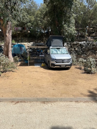 Comfort camper van (V12 to V16) - pitches 6mx12m  (Electricity included - Private well)