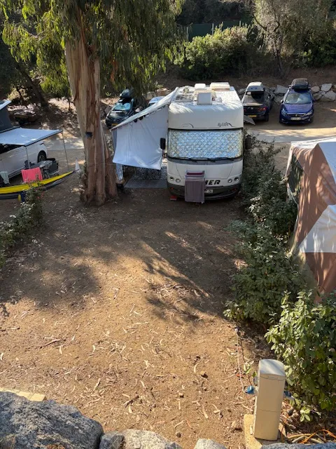 Camping Car Confort (V12 À V16) - 6Mx12m, 4* (Électricité Comprise - Fontaine Eau Privée)