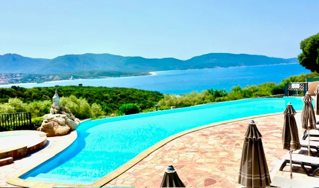 Camping Car Confort (V12 À V16) - 6Mx12m, 4* (Électricité Comprise - Fontaine Eau Privée)