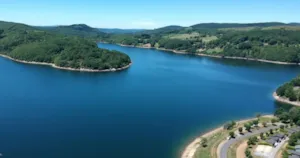 Les Rives du Lac de Laouzas - Ucamping