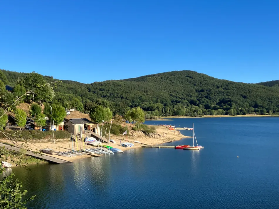 Les Rives du Lac de Laouzas
