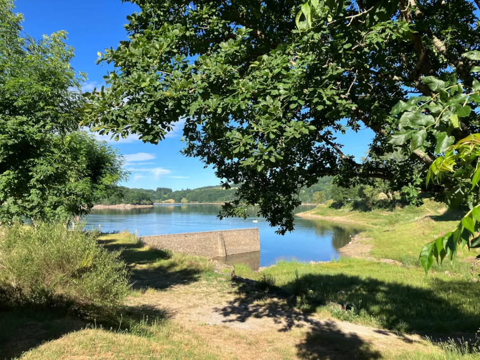Les Rives du Lac de Laouzas