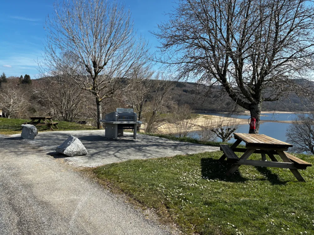 Les Rives du Lac de Laouzas