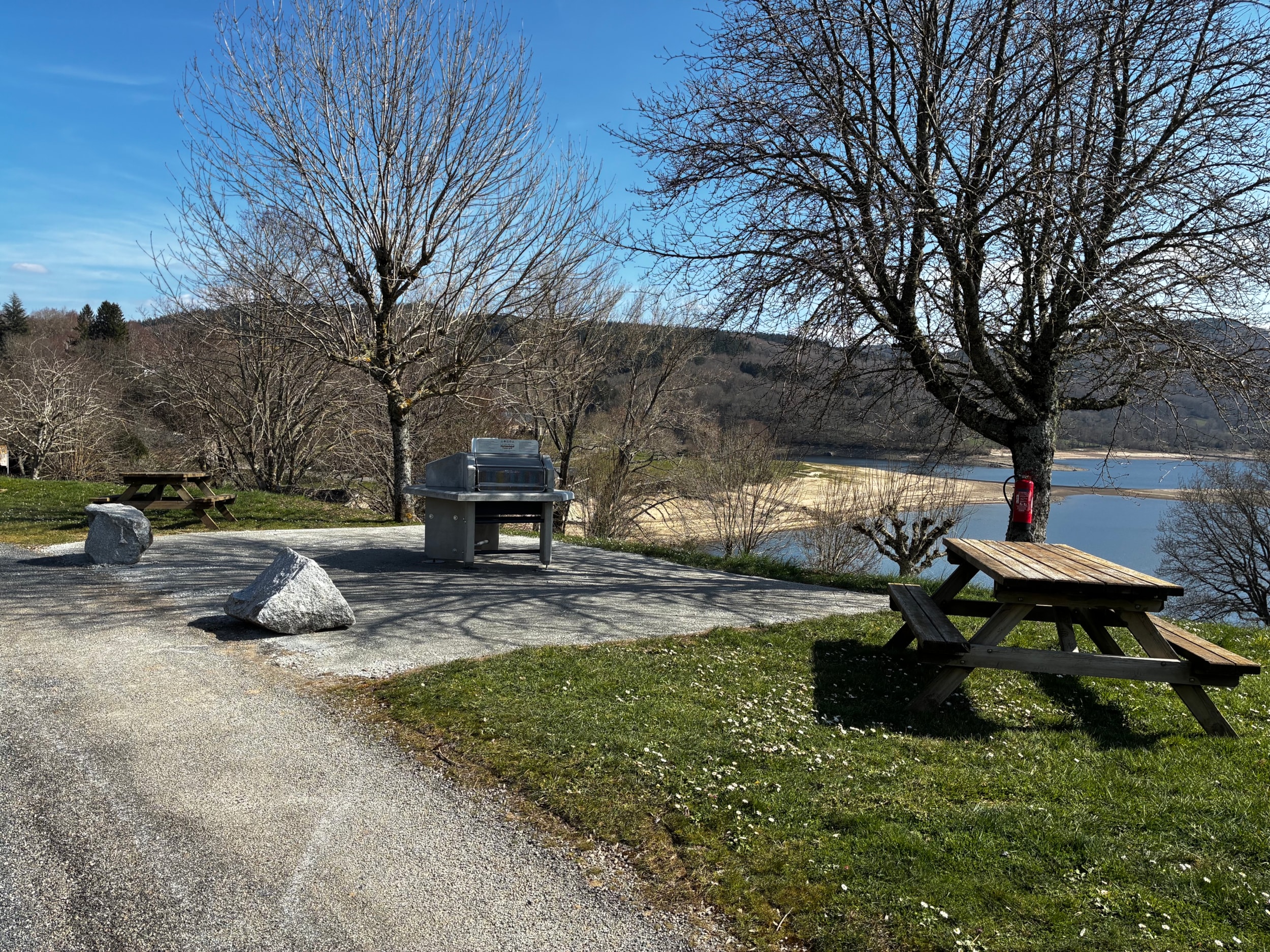 Les Rives du Lac de Laouzas — Photo 8