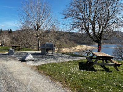 Les Rives du Lac de Laouzas