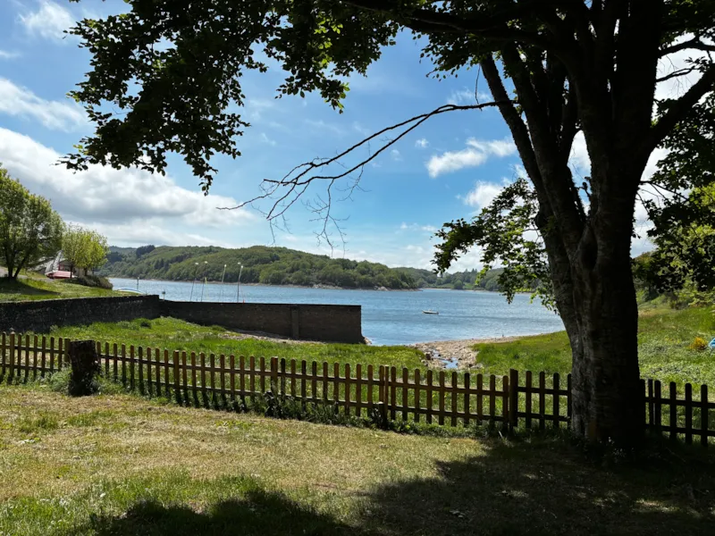 Forfait Emplacement 2 Pers Avec Électricité- Vue Lac ( Maxi 6 Personnes Avec Supplements)
