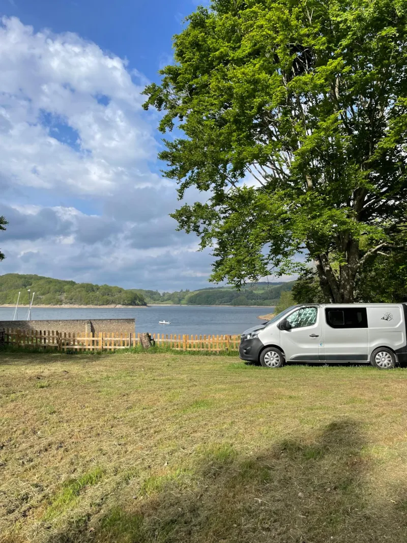 Forfait Emplacement 2 Pers Avec Électricité- Vue Lac ( Maxi 6 Personnes Avec Supplements)