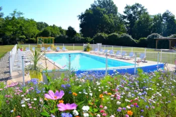 Camping Les Pommiers d'Aiguelèze - Ucamping
