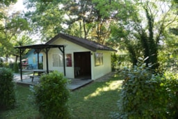 Location - Bungalow En Bois 20 M² - Camping Les Pommiers d'Aiguelèze