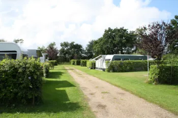 Pitch - Comfort Pitch With Private Bathroom - Houstrup Camping