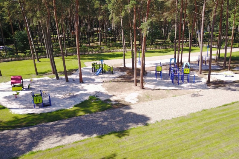 Familienplatz mit eigenem Spielplatz