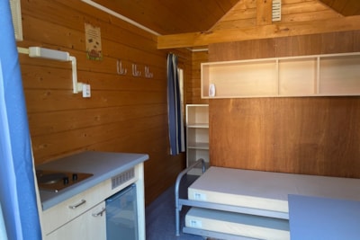 Hikers cabin — 3