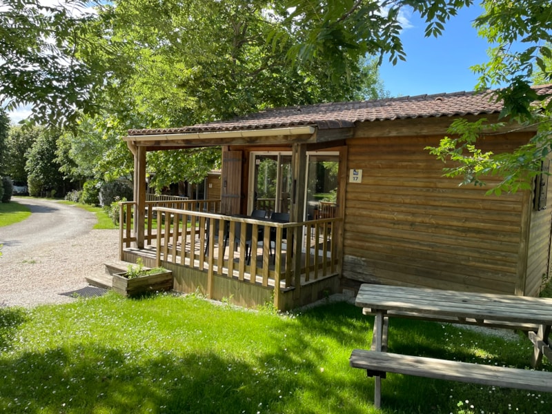 Chalet  Bois Confort 31m² - 2 slaapkamers - overdekt terras - TV - airconditioning