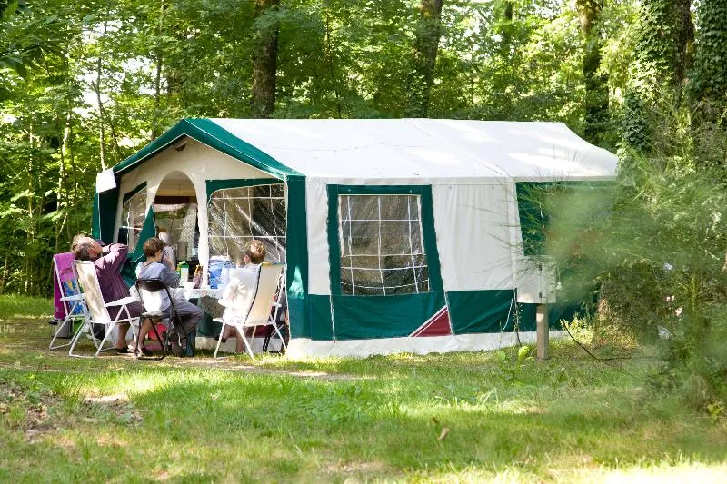 Pitch - Package Nature: Without Electricity : Pitch 2P + Car + Tent Or Caravan - Camping les Monts d'Albi