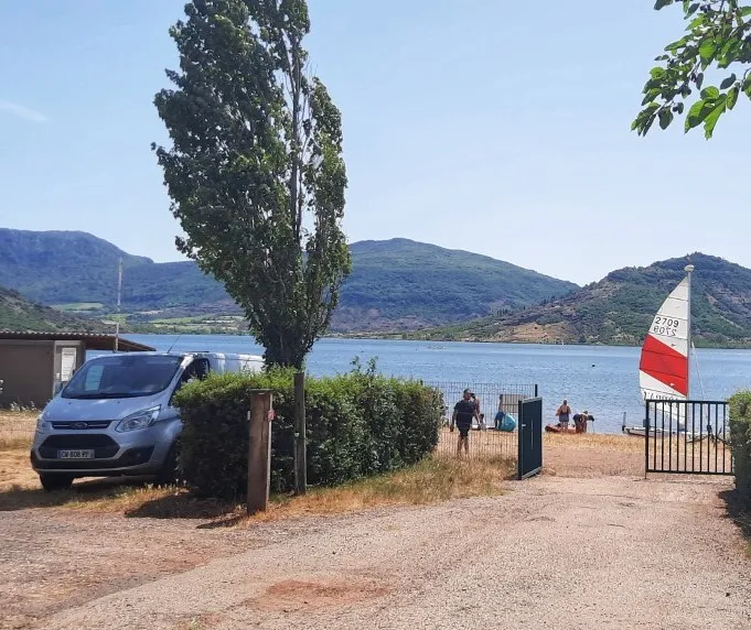 Forfait Camping (Emplacement, 2 Personnes, 1 Véhicule)