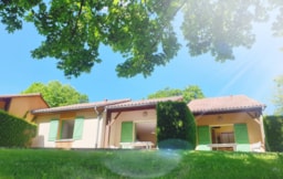 Alojamiento - Casa Rural Famille 48M² (2Ch. - 5/6Pers.)  - Con Terraza + Cuarto De Baño + Tv + Lavadora - Flower Camping L'Air du Lac