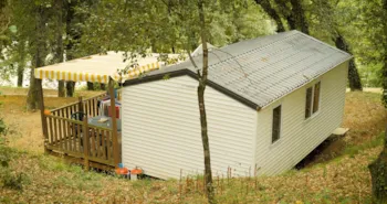Mietunterkunft - Mobilheim 2 Zimmer O'hara - Halbüberdachte Terrasse - Camping  & Aire Naturelle Le Mas de Rome