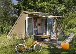 Mietunterkunft - Coco Sweet Komfort 17 M² (2 Zimmer-4 Pers)+  Halbüberdachte Terrasse - Flower Camping Le Fou du Roi