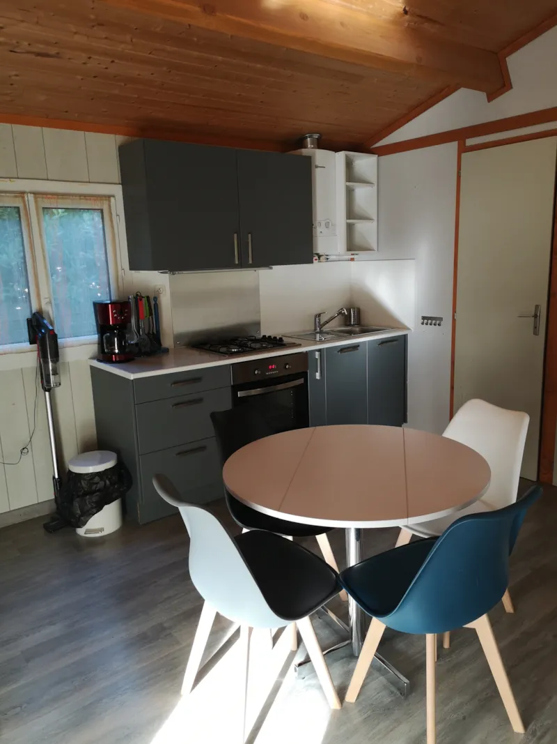 Chalet Premium 35 M² (2 Chambres) + Tv + Climatisation + Grande Terrasse Semi Couverte
