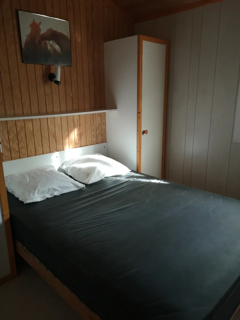 Chalet Premium 35 M² (2 Chambres) + Tv + Climatisation + Grande Terrasse Semi Couverte