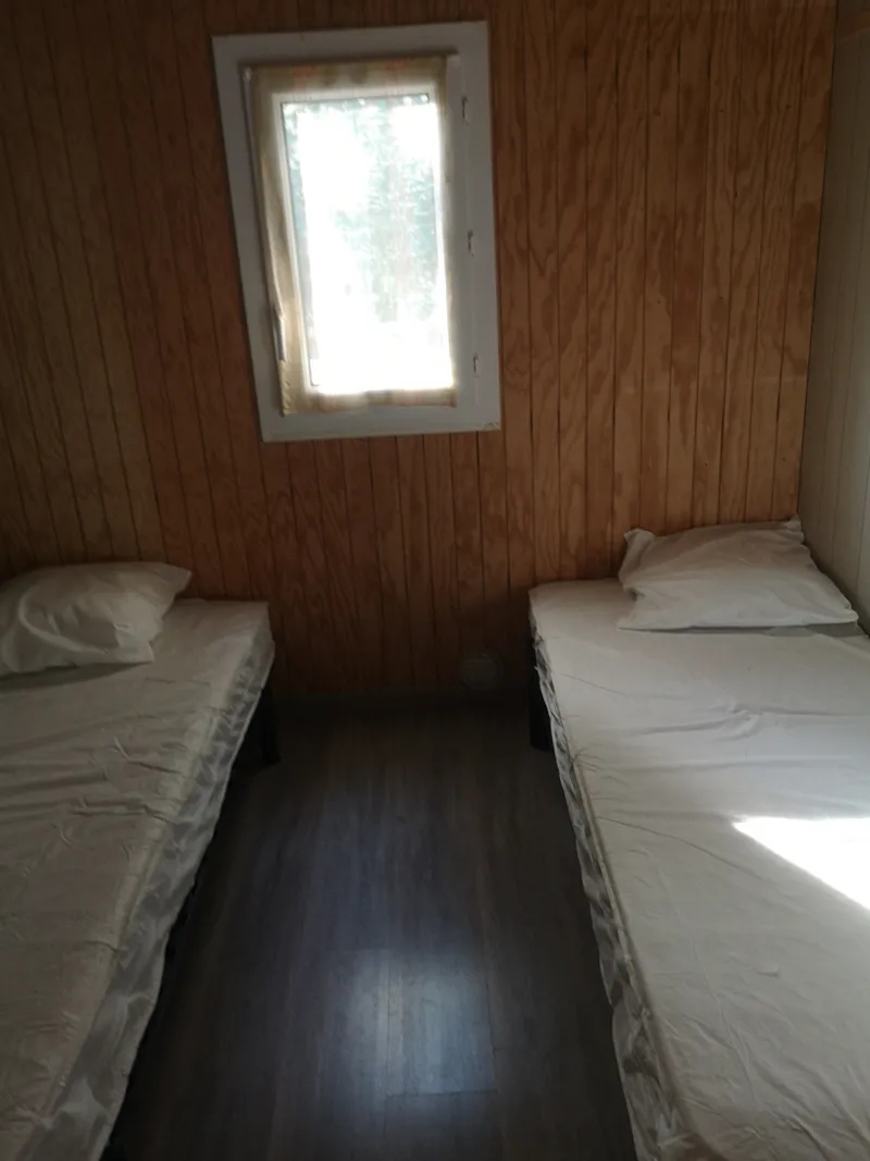 Chalet Premium 35 M² (2 Chambres) + Tv + Climatisation + Grande Terrasse Semi Couverte