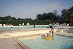 Camping LE PESSAC - image n°12 - Roulottes