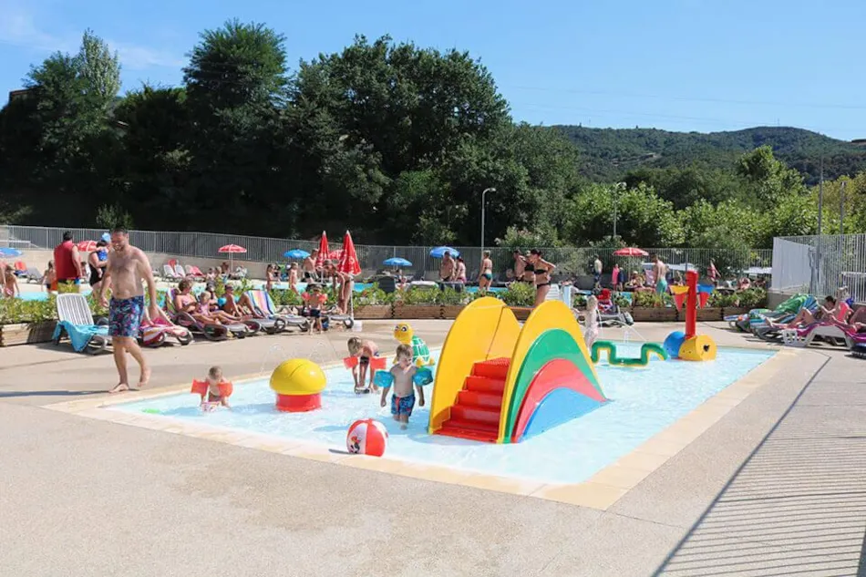 Camping La Garenne à Saint-Laurent-du-Pape / ARDECHE