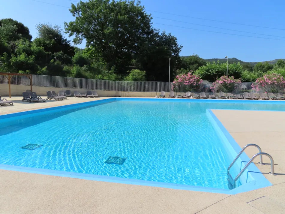 Camping La Garenne à Saint-Laurent-du-Pape / ARDECHE