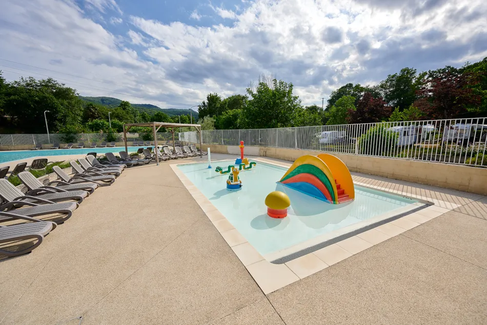 Camping La Garenne à Saint-Laurent-du-Pape / ARDECHE