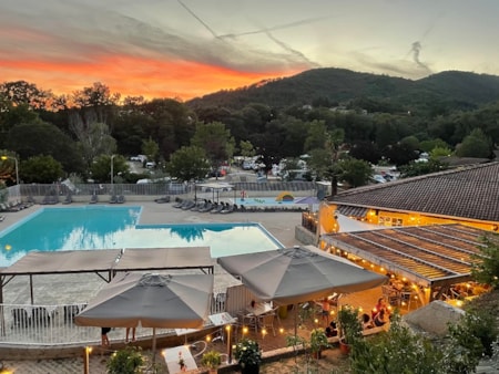 Camping La Garenne à Saint-Laurent-du-Pape / ARDECHE