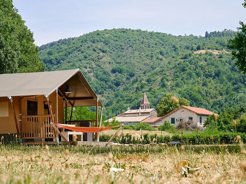Camping La Garenne à Saint-Laurent-du-Pape / ARDECHE