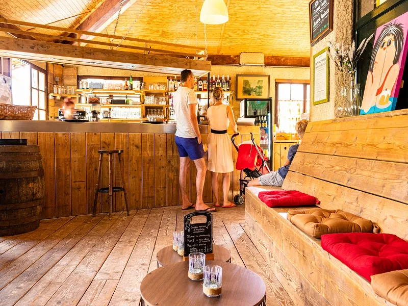 Camping La Garenne à Saint-Laurent-du-Pape / ARDECHE