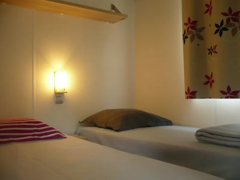 Mobil Home - 20M² - 2 Chambres + Terrasse Semi Couverte 7,50M²