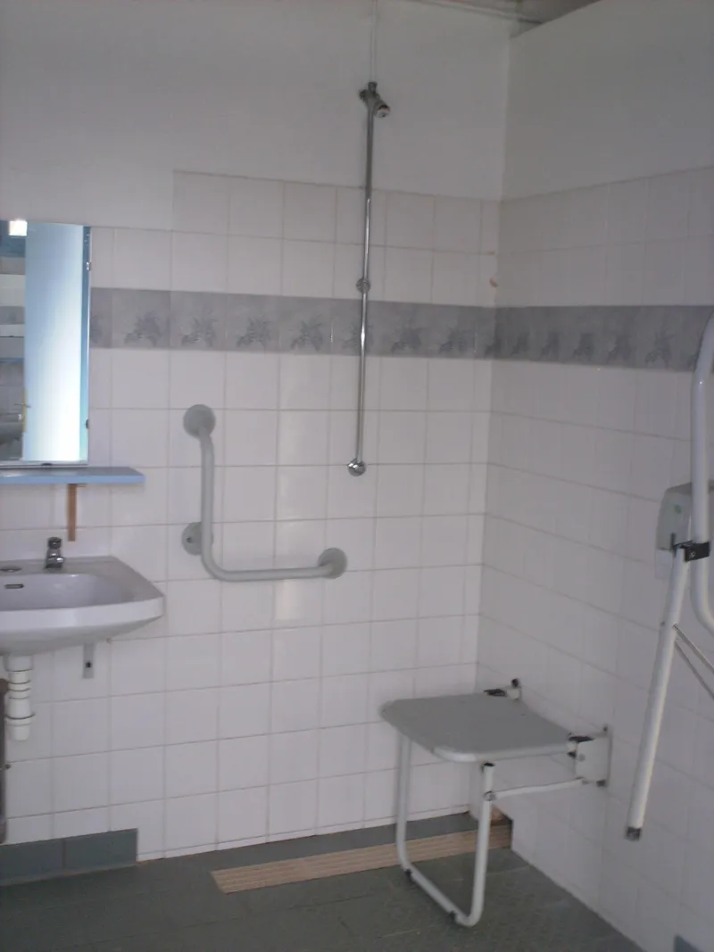 Forfait Camping 1 Emplacement  Tente, Caravane Ou Camping-Car - 100M² - Avec Électricité 10 A