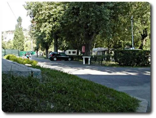 Emplacement + Camping-Car + Électricité 6A