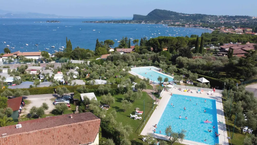 House Two-Roomed 8320