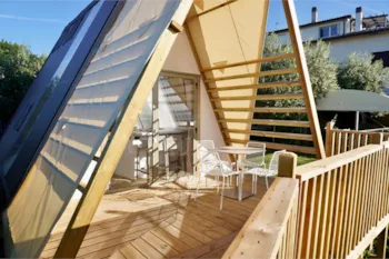 Mietunterkunft - Luxury Lodge Zelt - Villenpark Sanghen