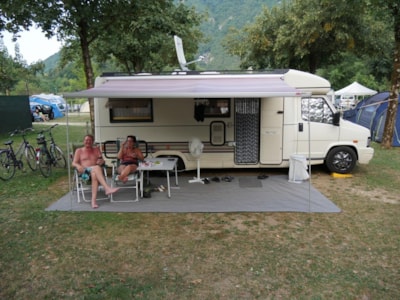 Premium Pitch: 2 people, vehicle and electricity — 3