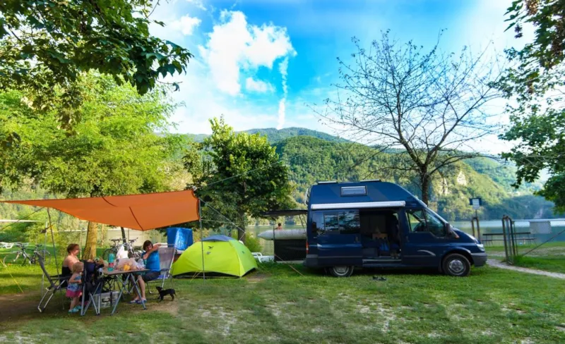 Emplacement Arsiè: 2 Personnes, Véhicule + Électricité