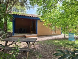 Alojamiento - Chalet Confort 35M² - 2 Habitaciones - Terraza Cubierta 10M² - Camping LE CLOS LALANDE