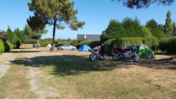 Kampeerplaats(en) - Standplaats Pakketprijs Wandelaar Per Fiets Met Tent Zonder Elektriciteit - Camping Les Mouettes