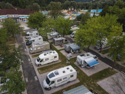Pitch + 1 car + tent , caravan or camping-car