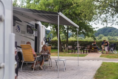 Pitch + 1 car + tent , caravan or camping-car