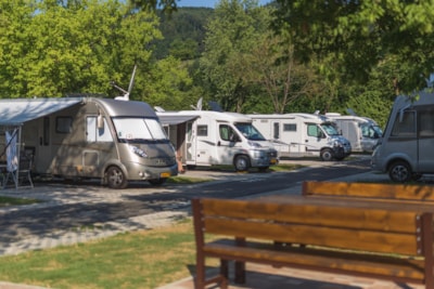 Pitch + 1 car + tent , caravan or camping-car